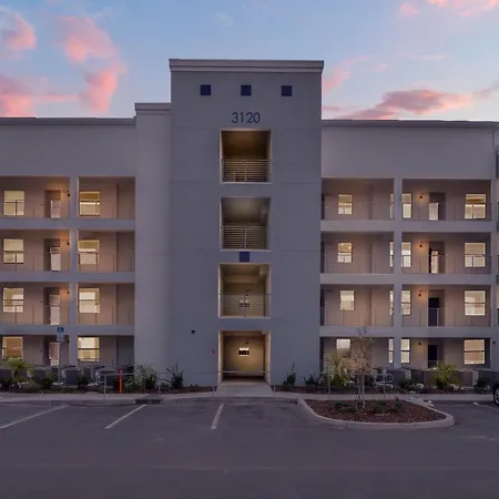 2 Bedrooms - 2 Bathrooms - Storey Lake 3120-106 Pc
